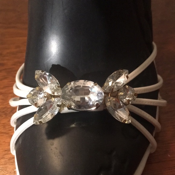 Never worn Nina prom/wedding shoe in ivory luster - Picture 2 of 6